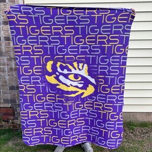 Logo LSU Athletic Purple and Yellow Tigers Blanket